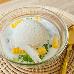 ไอศกรีมกะทิ+สาคูข้าวโพดมะพร้าวอ่อน