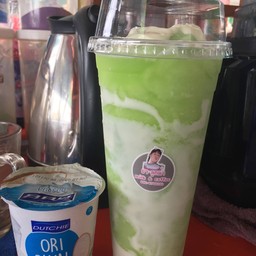 กีวีโยเกิร์ตปั่น แก้วยีราฟ