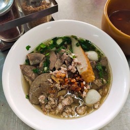 ก๋วยเตี๋ยวหมูเครื่องใน=น้ำใส