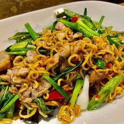 ผัดมาม่า