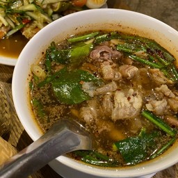 ต้มแซ่บเนื้อน่องลาย