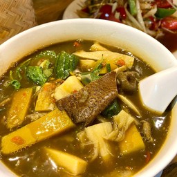 แกงหน่อไม้เห็ด