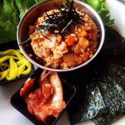 ข้าวผัดกิมจิห่อสาหร่าย