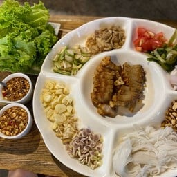 เมี่ยงหมูกรอบ