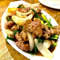 เนื้อน่องลายผัดน้ำมันหอย