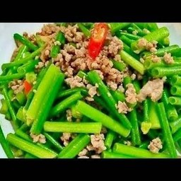 ร้านใบบัวผลไม้และข้าวราดแกง