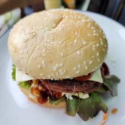 เบอเกอร์เนื้อเพิ่มชีส