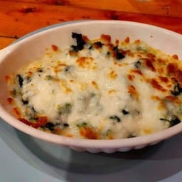 ผักโขมอบชีส