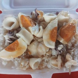 ปลาหมึกผัดไข่เค็ม