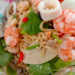 ยำมาม่ารวมมิตร