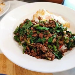 ข้าวกะเพราเนื้อสับ