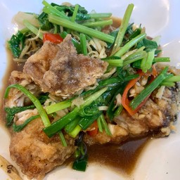 ปลากะพงผัดคื่นฉ่าย