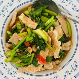 เจ๊เปิ้ลกระเพราซิ่ง