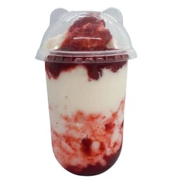 นมหมีปี่น+เนื้อสตอเบอรี่ซอส