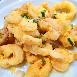 ปลาหมึกผัดไข่เค็ม