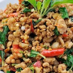 ผัดกระเพราหมูสับ (กับข้าว)