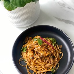 สปาเก็ตตี้หอยลายผัดซอสพริกเผา+ไข่ดาว