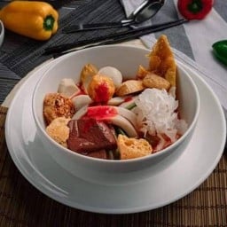 กิมเอี๋ยวลูกชิ้นปลา(เจ้ใสตรอกจันทน์) ซอยกระทิงแดง สาขา4