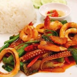 ข้าวทะเลผัดพริกเผา