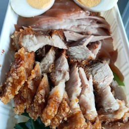 ข้าวหมูกรอบ + ขาหมู