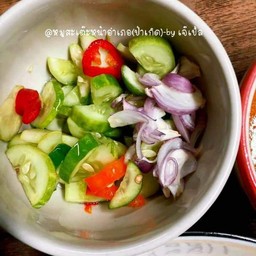 เพิ่มผักและน้ำจิ้มอาจาด ขนาดเล็ก
