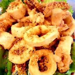 ปลาหมึกทอดกระเทียม 蒜香炸鱿鱼