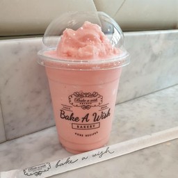 สตอร์เบอรี่มิลค์เชค