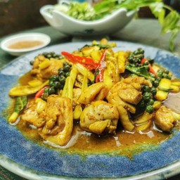 ผัดเผ็ดหน่อกระวาน