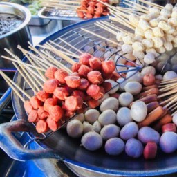 ป้านก ลูกชิ้นยืนกินบุรีรัมย์
