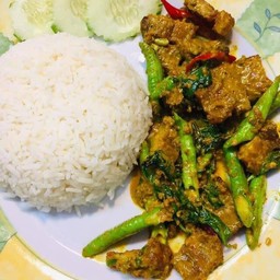 ข้าว เครื่องแกงหมู
