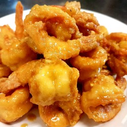 เนื้อกุ้งผัดไข่เค็ม 咸蛋黄虾球