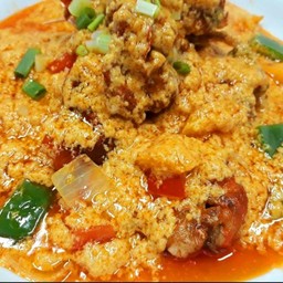 ปูนิ่มผัดผงกระหรี่ 咖哩软壳蟹