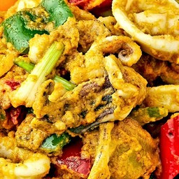 ปลาหมึกผัดผงกระหรี่ 泰式咖哩鱿鱼