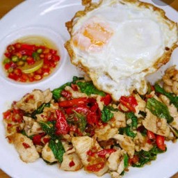 [อร่อยซ่ากับโค้ก] ข้าวกะเพราไก่+ไข่ดาว +  โค้ก ออริจินัล (กระป๋อง)