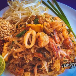 ผัดไทยทะเล