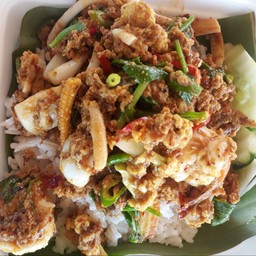 ผัดผงกระหรี่ทะเล