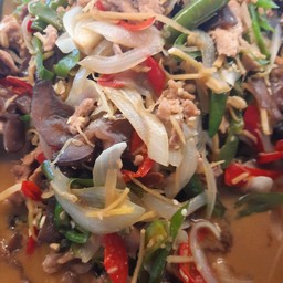 ไก่ผัดขิง