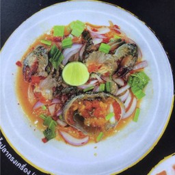 ปูไข่แช่น้ำปลาทรงเครื่อง