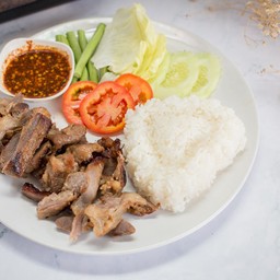 24 ข้าวสันคอหมูย่างน้ำจิ้มแจ่วกับผักสด