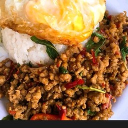 ข้าวผัดกระเพรา