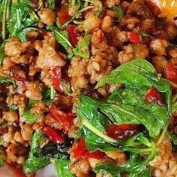 กะเพราหมูสับ (เป็นกับข้าว)