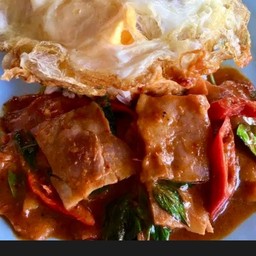 ข้าวผัดพริกแกง