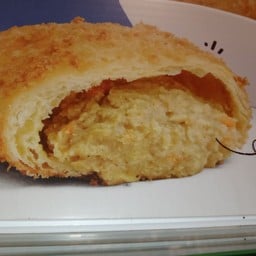 Kari Kari Chicken Curry Doughnut
