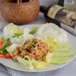 19ข้าวหน้าลาบกับผักสด