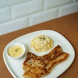 Kurobuta Steak With White Sauce