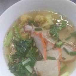 ชาย4(หน้าอาชีวะ)