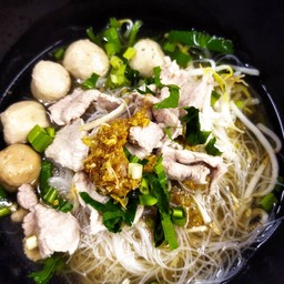 ก๋วยเตี๋ยวหมูน้ำใส