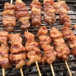 เดือนหมูปิ้ง ชากาแฟโบราณ