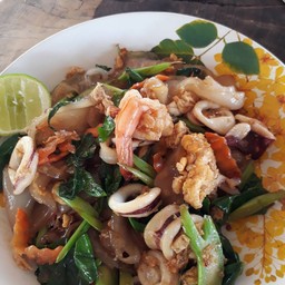 ผัดชีอิ้วทะเล