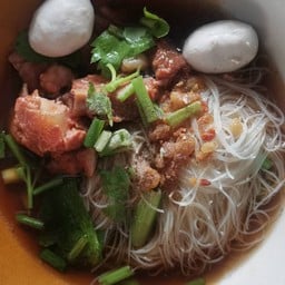 ก๋วยเตี๋ยวหมูตุ๋น ธรรมดา
